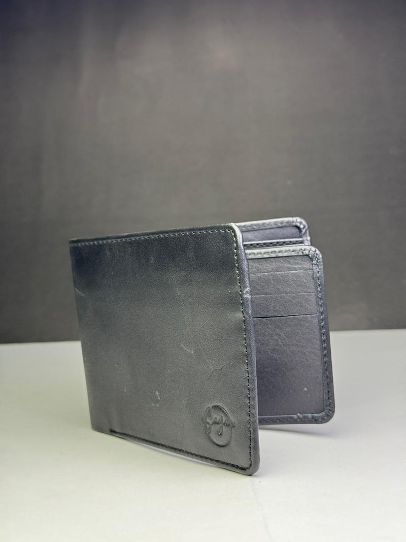 VersaStyle Leather Wallet – Organized & Durable