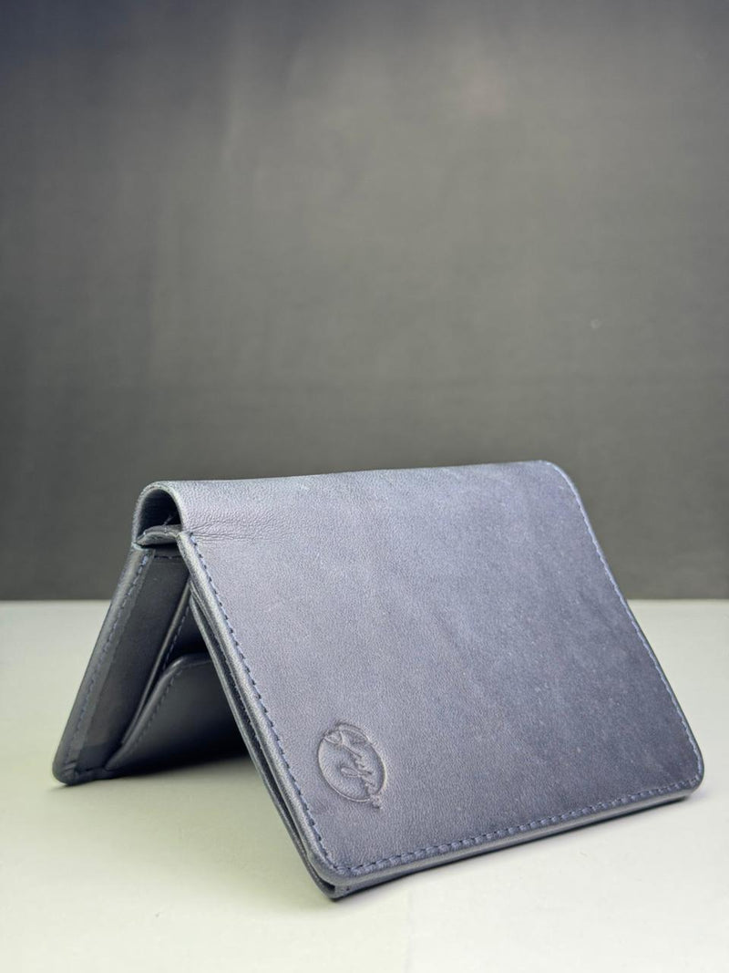 VersaStyle Leather Wallet – Organized & Durable